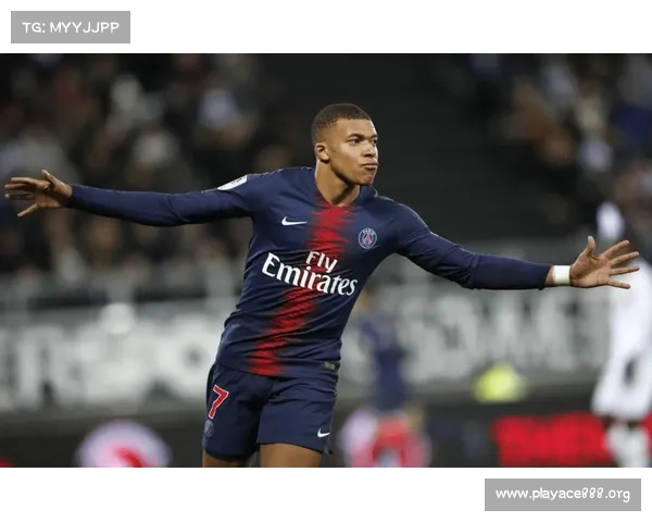 姆巴佩临危救主神勇绝平挽救球队关键时刻彰显领袖风范 姆巴佩临危救主神勇绝平挽救球队关键时刻彰显领袖风范